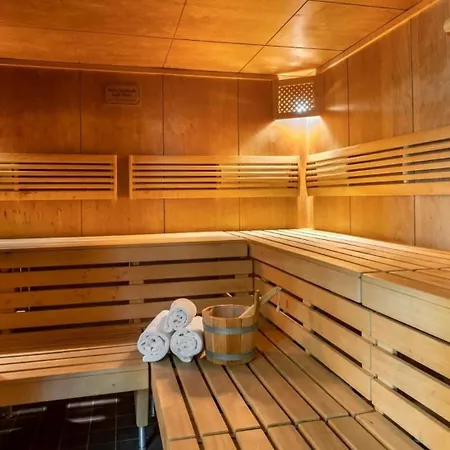 Mit Sauna Und Pool Apartman