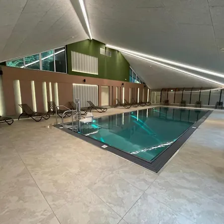 Alpine Mit Sauna Und Pool Apartmán